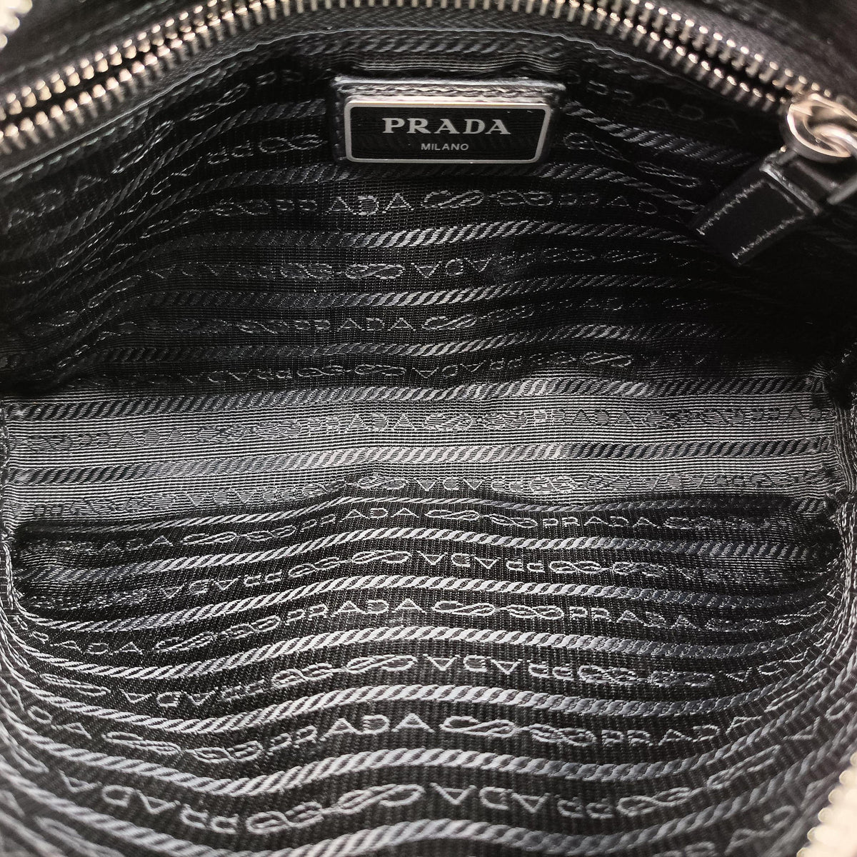 Secondhand Prada Triangle Logo White Saffiano Leather 2VL012 bum bag/waist bag | stylenewstar