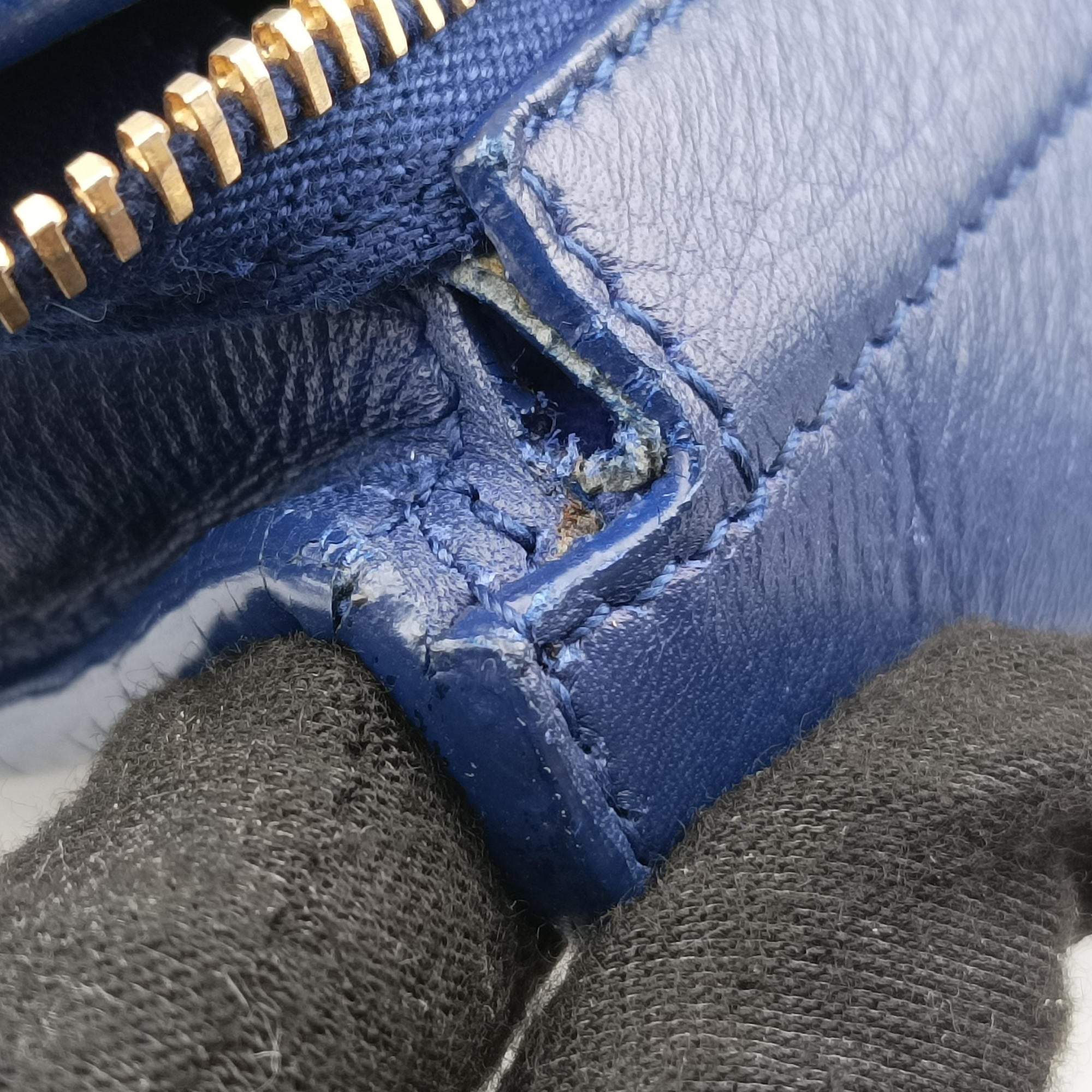 Secondhand Yves Saint Laurent Y Ligne Petit Cabas Blue Leather 311203 shoulderbag | stylenewstar