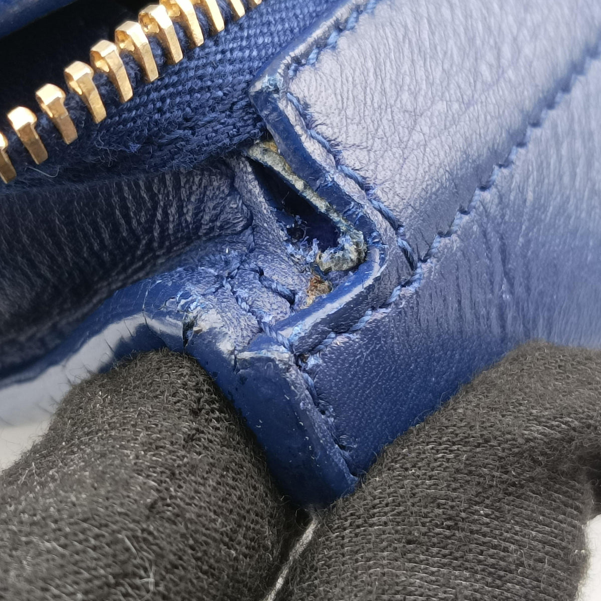 Pre-owned Yves Saint Laurent Y Ligne Petit Cabas Blue Leather 311203 shoulderbag | stylenewstar
