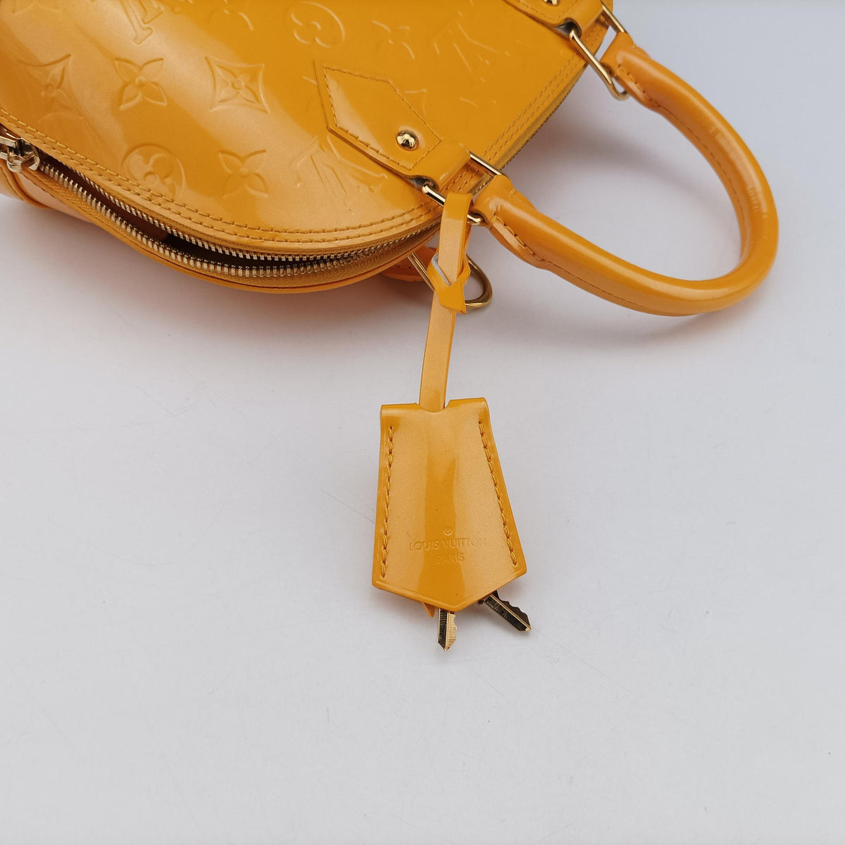 Vintage Louis Vuitton Alma PM jone passion Vernis M91697 shoulderbag | stylenewstar