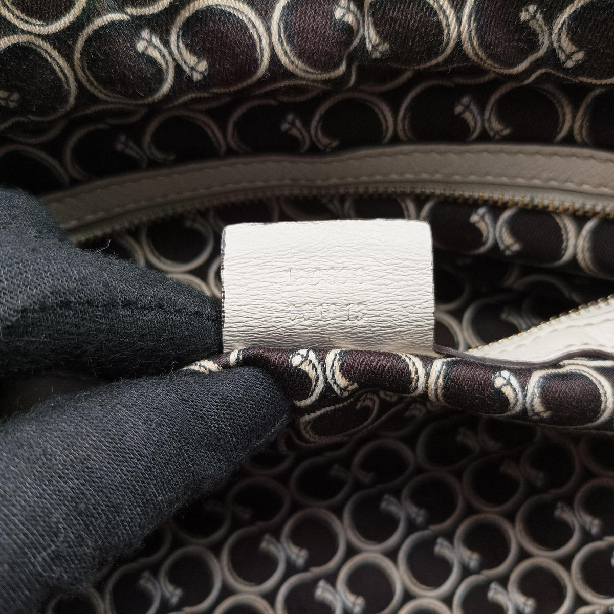 Vintage Gucci Horsebit Nail White Leather 189890 handbag | stylenewstar