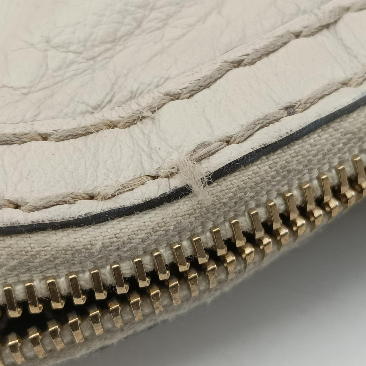 Vintage Gucci Horsebit Nail White Leather 189890 handbag | stylenewstar