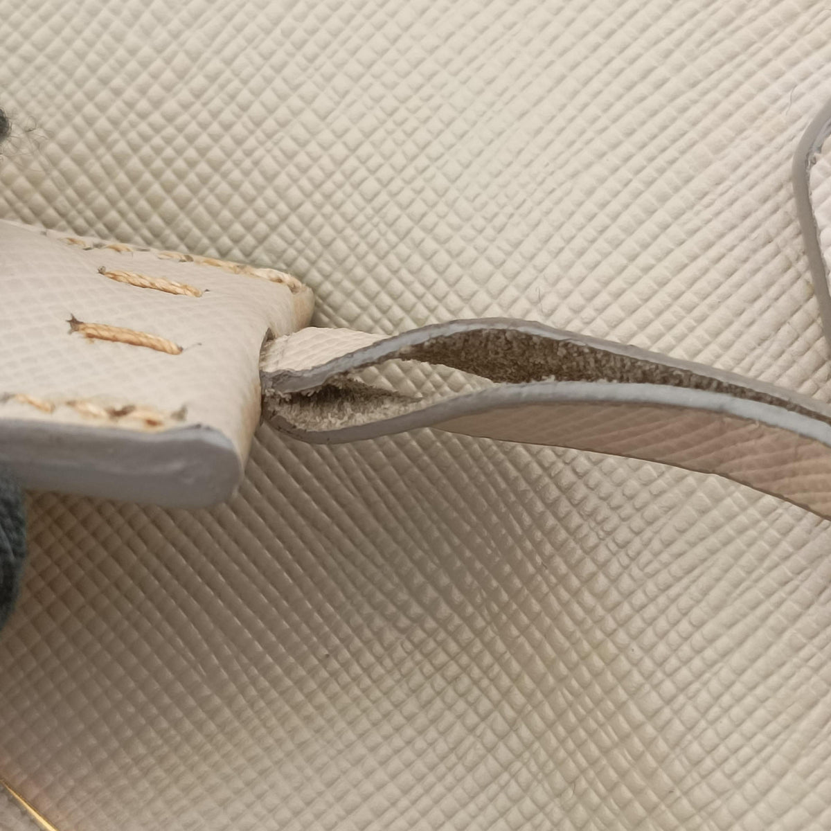 Pre-owned Prada Galleria Beige SAFFIANO Leather BN2274 handbag | stylenewstar