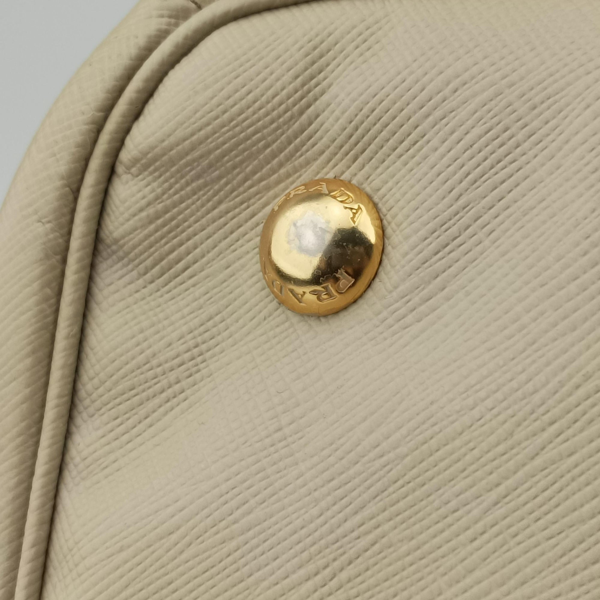 Pre-owned Prada Galleria Beige SAFFIANO Leather BN2274 handbag | stylenewstar