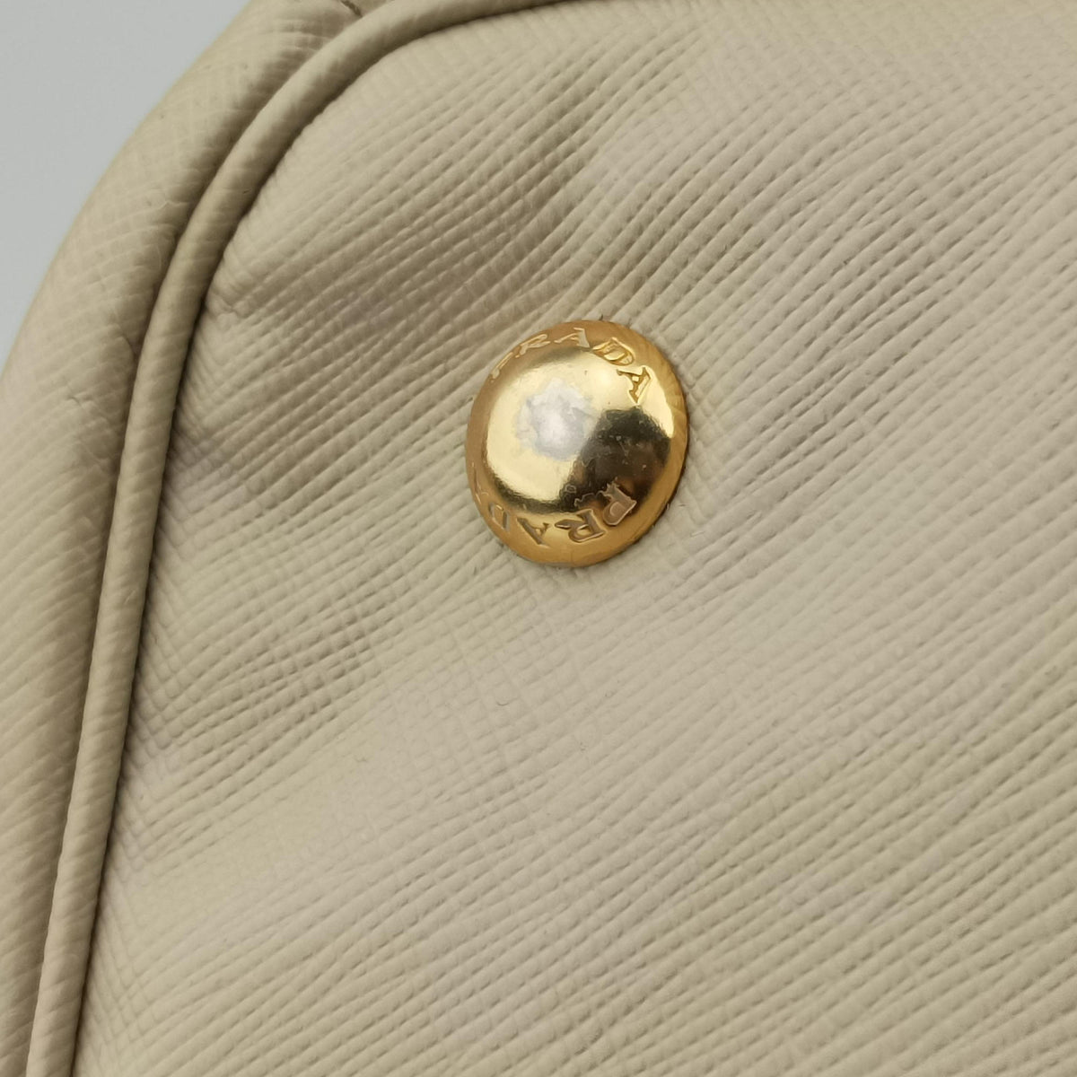 Pre-owned Prada Galleria Beige SAFFIANO Leather BN2274 handbag | stylenewstar