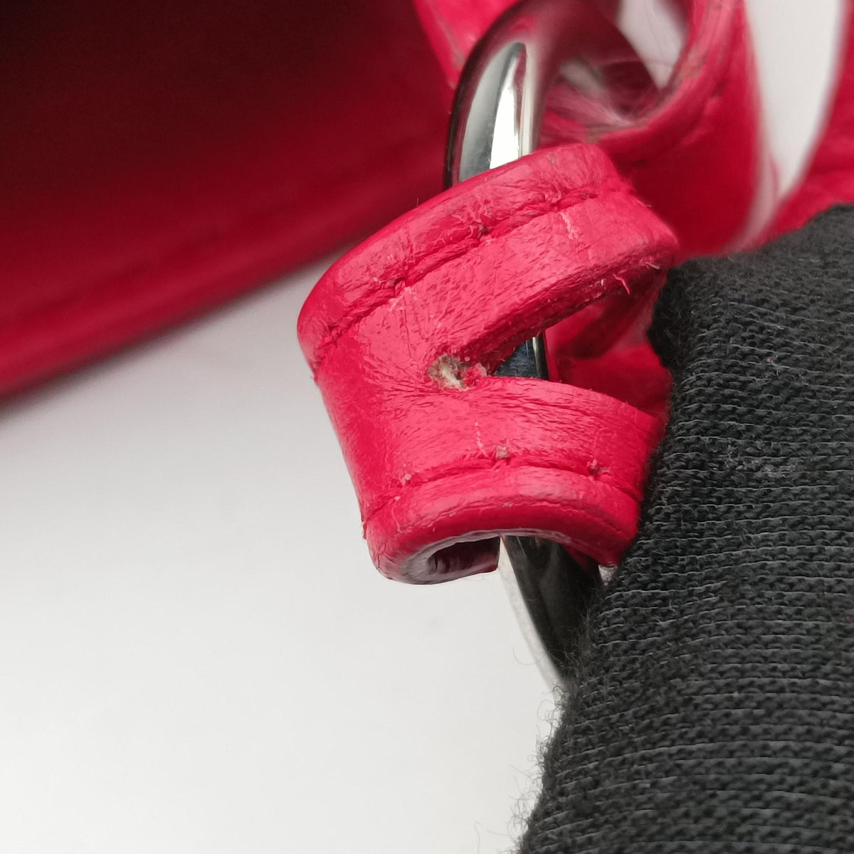 Secondhand Balenciaga The Giant Hip Red lambskin  shoulderbag | stylenewstar