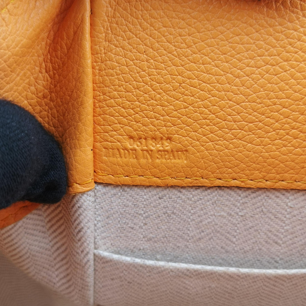 Pre-owned Loewe Hammock Mini Orange Leather  shoulderbag | stylenewstar
