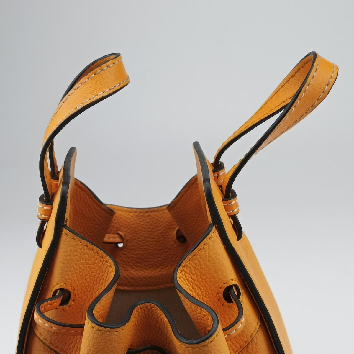 Pre-owned Loewe Hammock Mini Orange Leather  shoulderbag | stylenewstar
