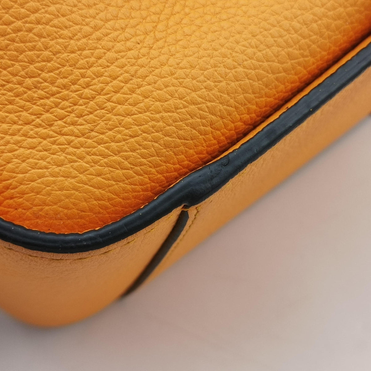 Pre-owned Loewe Hammock Mini Orange Leather  shoulderbag | stylenewstar