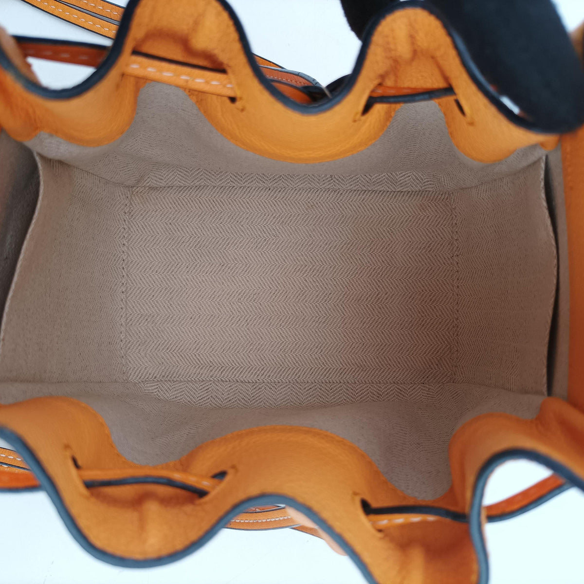 Pre-owned Loewe Hammock Mini Orange Leather  shoulderbag | stylenewstar