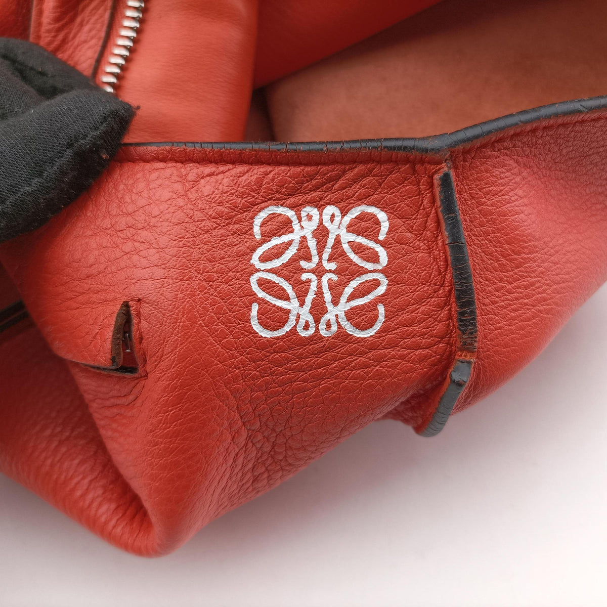 Pre-owned Loewe Anton sling Orange Leather  shoulderbag | stylenewstar