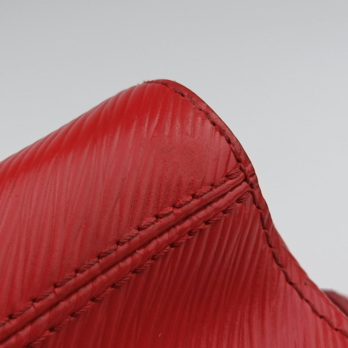 Secondhand Louis Vuitton TwistMM Poppy Petal Epi M50523 shoulderbag | stylenewstar