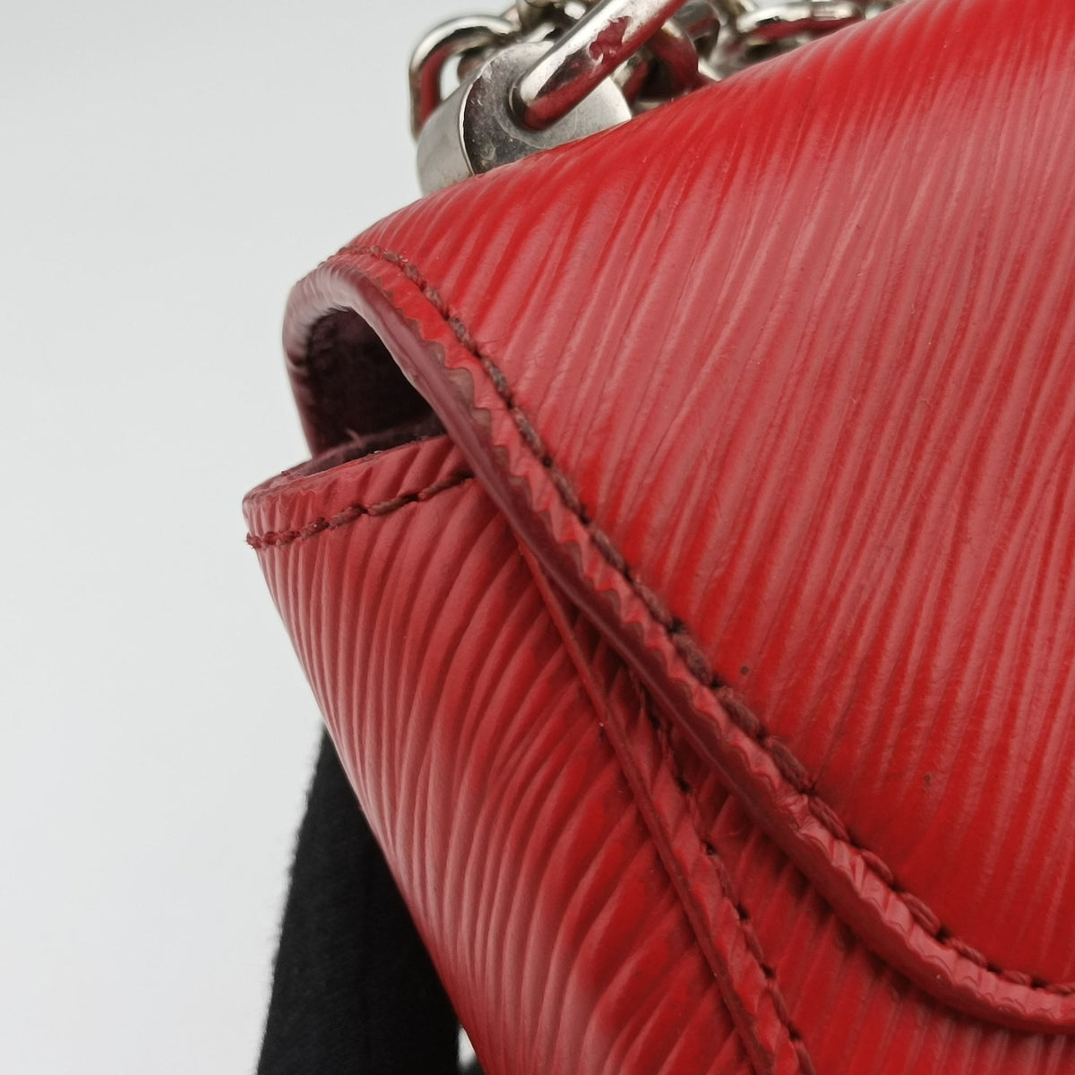 Secondhand Louis Vuitton TwistMM Poppy Petal Epi M50523 shoulderbag | stylenewstar