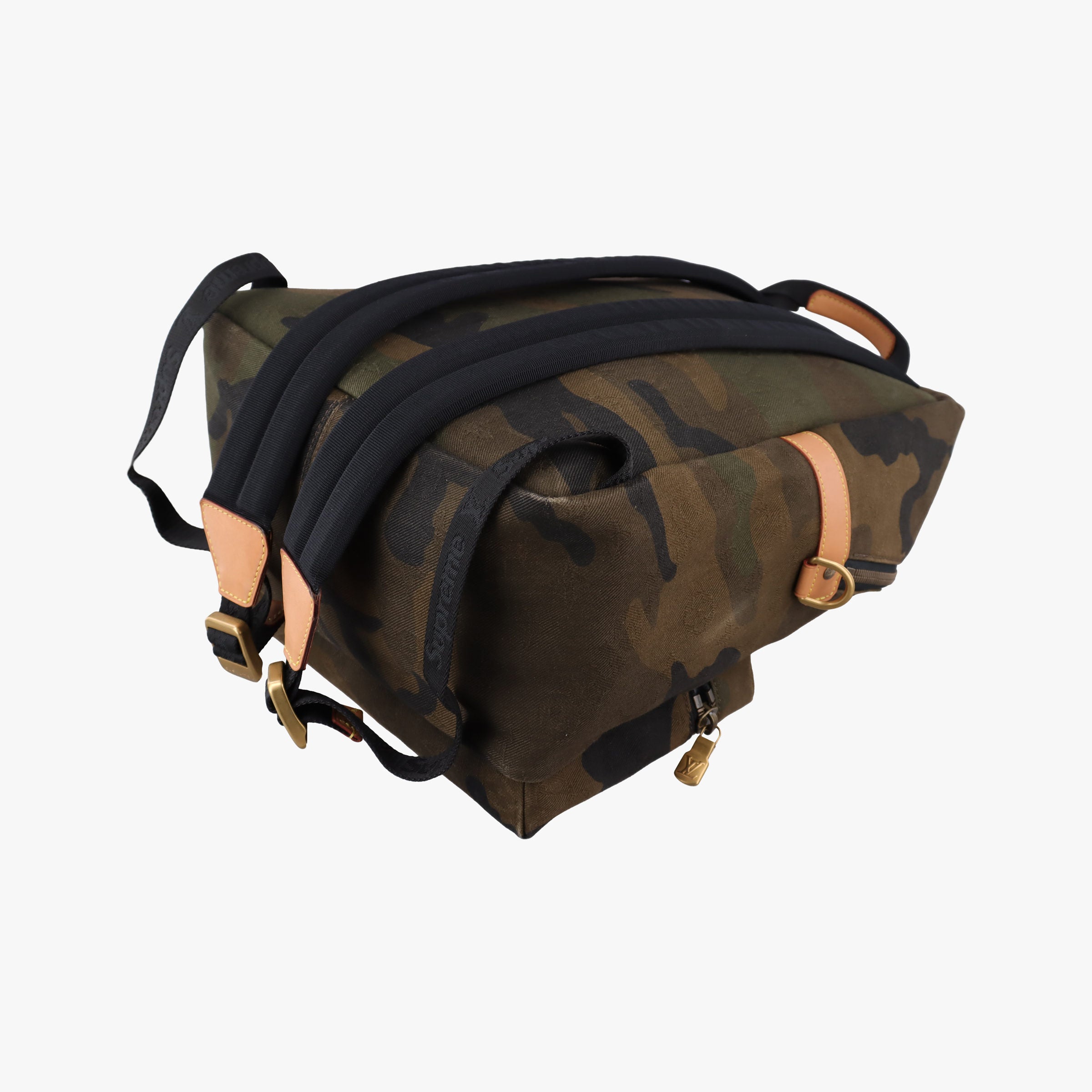 Pre-owned Louis Vuitton Supreme Apollo collaboration CAMOUFLAGE canvas M44200 backpack/rucksack | stylenewstar
