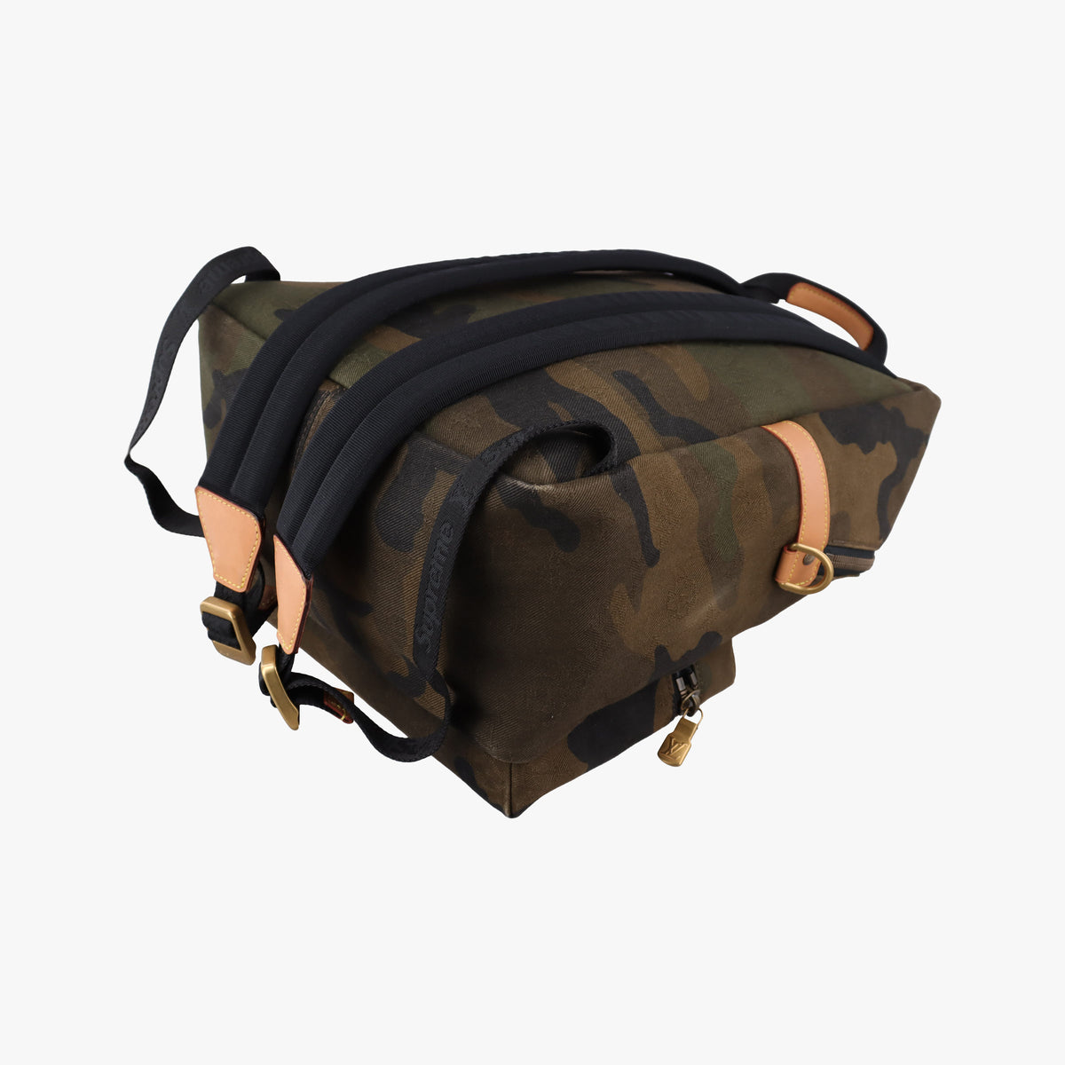 Vintage Louis Vuitton Supreme Apollo collaboration CAMOUFLAGE canvas M44200 backpack/rucksack | stylenewstar