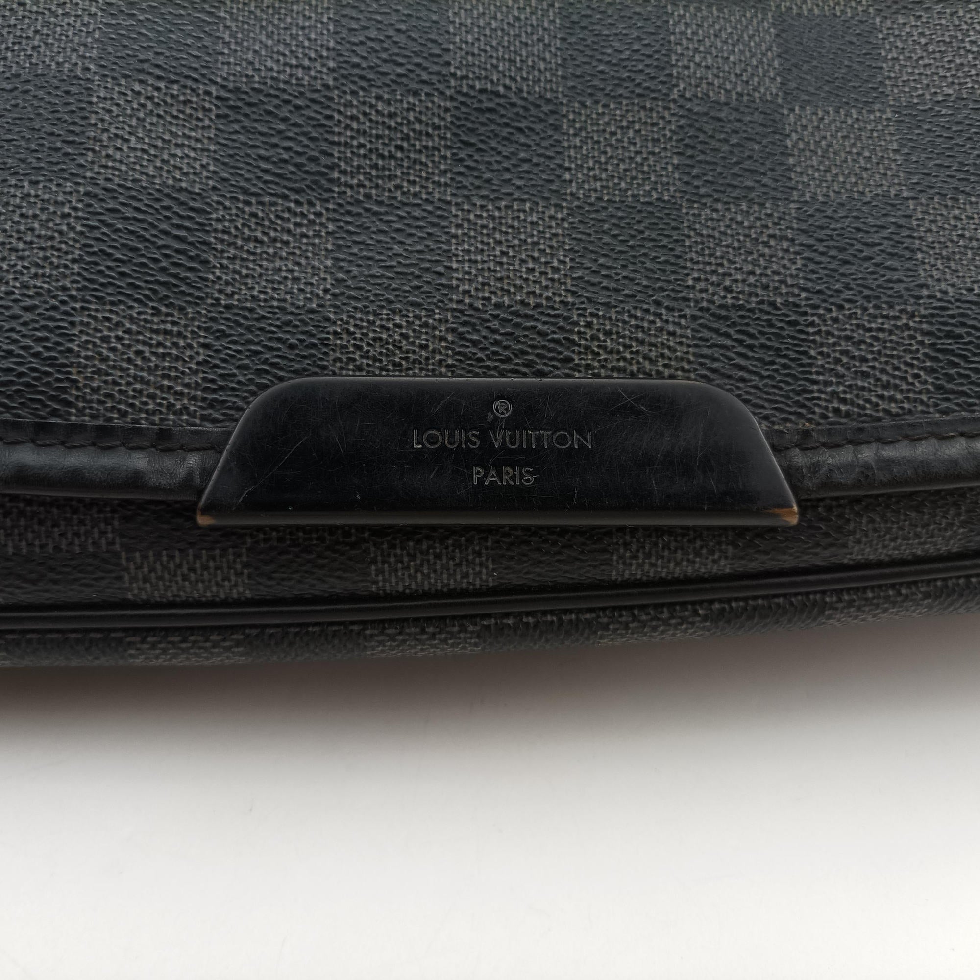 Pre-owned Louis Vuitton DANIEL GM Noir Damier GRAPHITE N58033 shoulderbag | stylenewstar