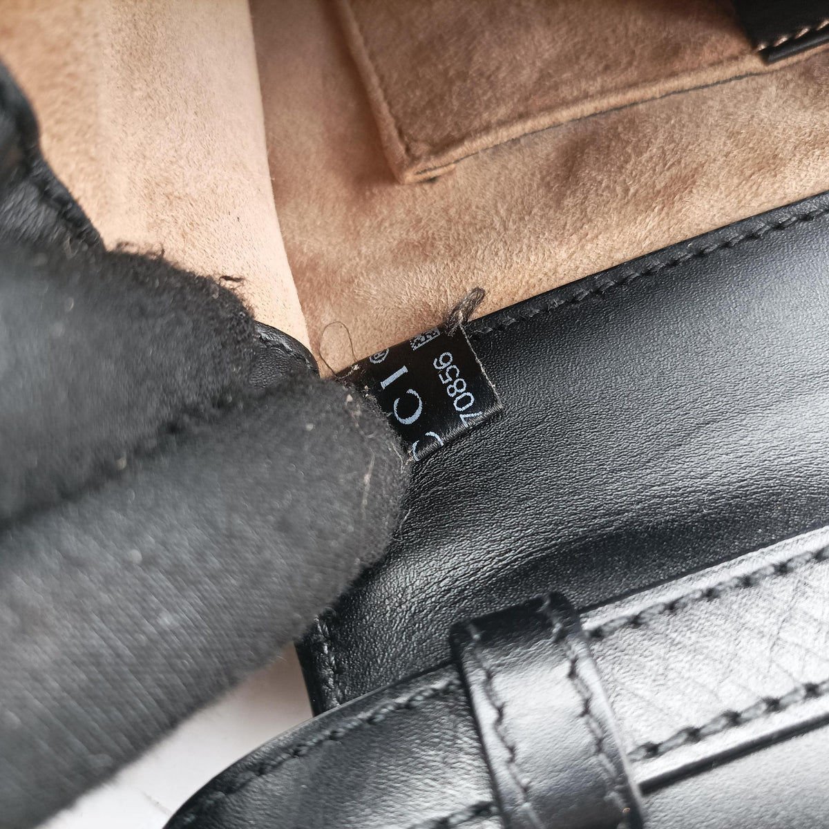 Pre-owned Gucci Sylvie Black Leather 470270 shoulderbag | stylenewstar