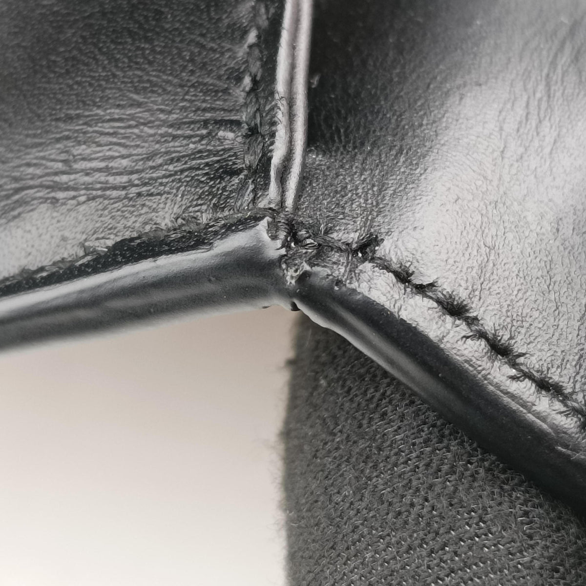 Pre-owned Gucci Sylvie Black Leather 470270 shoulderbag | stylenewstar