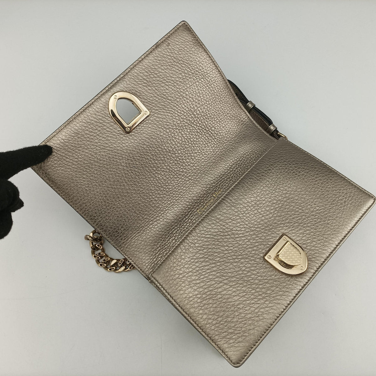 Pre-owned Christian Dior DIORAMA Gold Leather  shoulderbag | stylenewstar