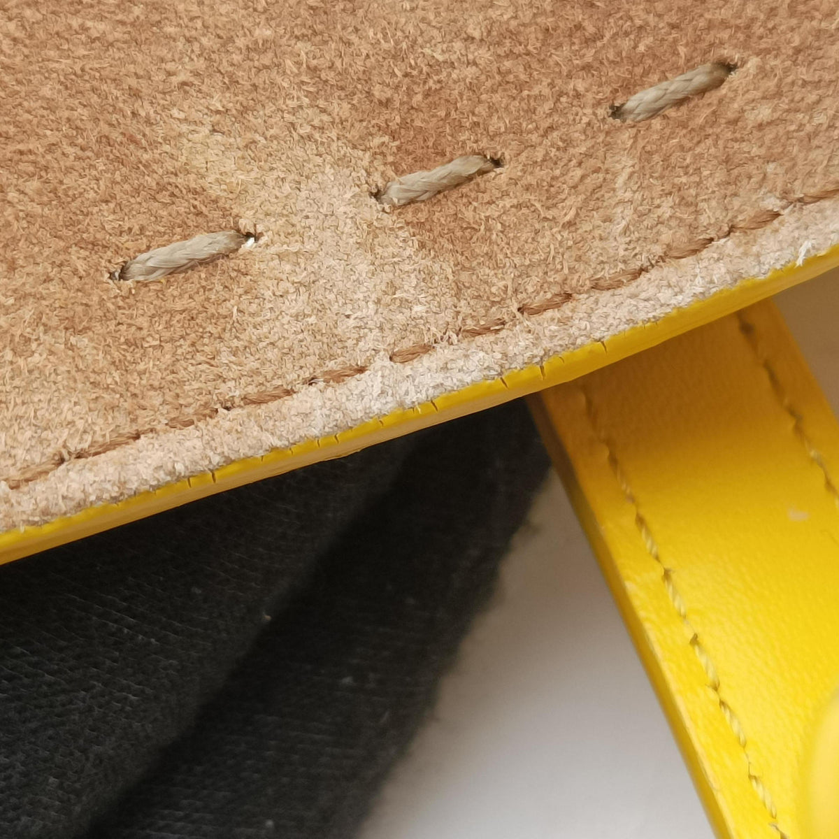 Pre-owned Fendi Moonlight Yellow Leather 8BT346 shoulderbag | stylenewstar