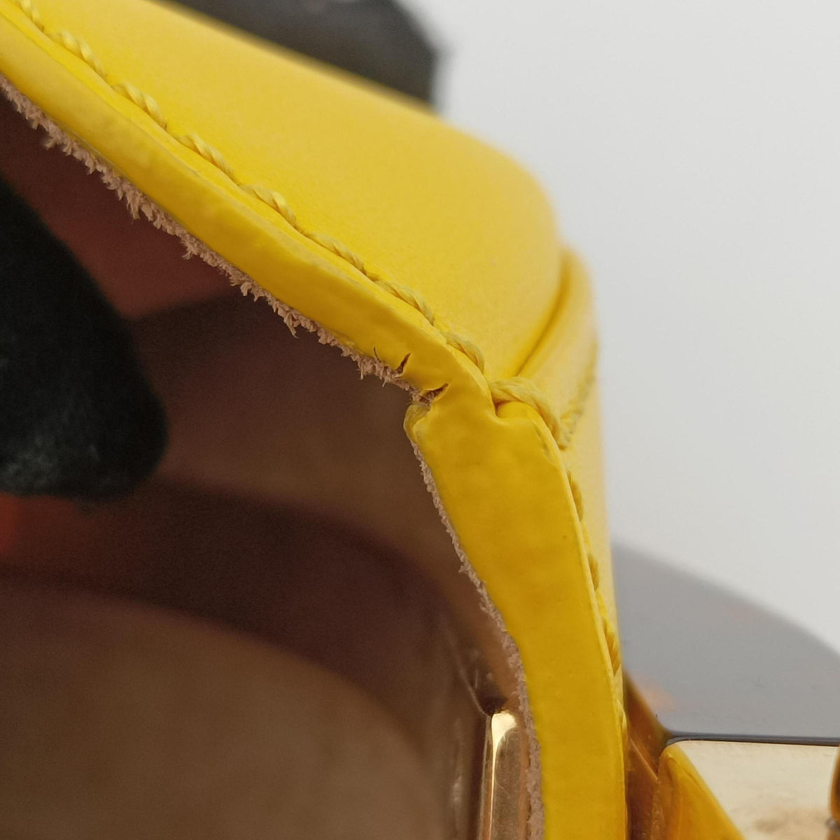 Pre-owned Fendi Moonlight Yellow Leather 8BT346 shoulderbag | stylenewstar