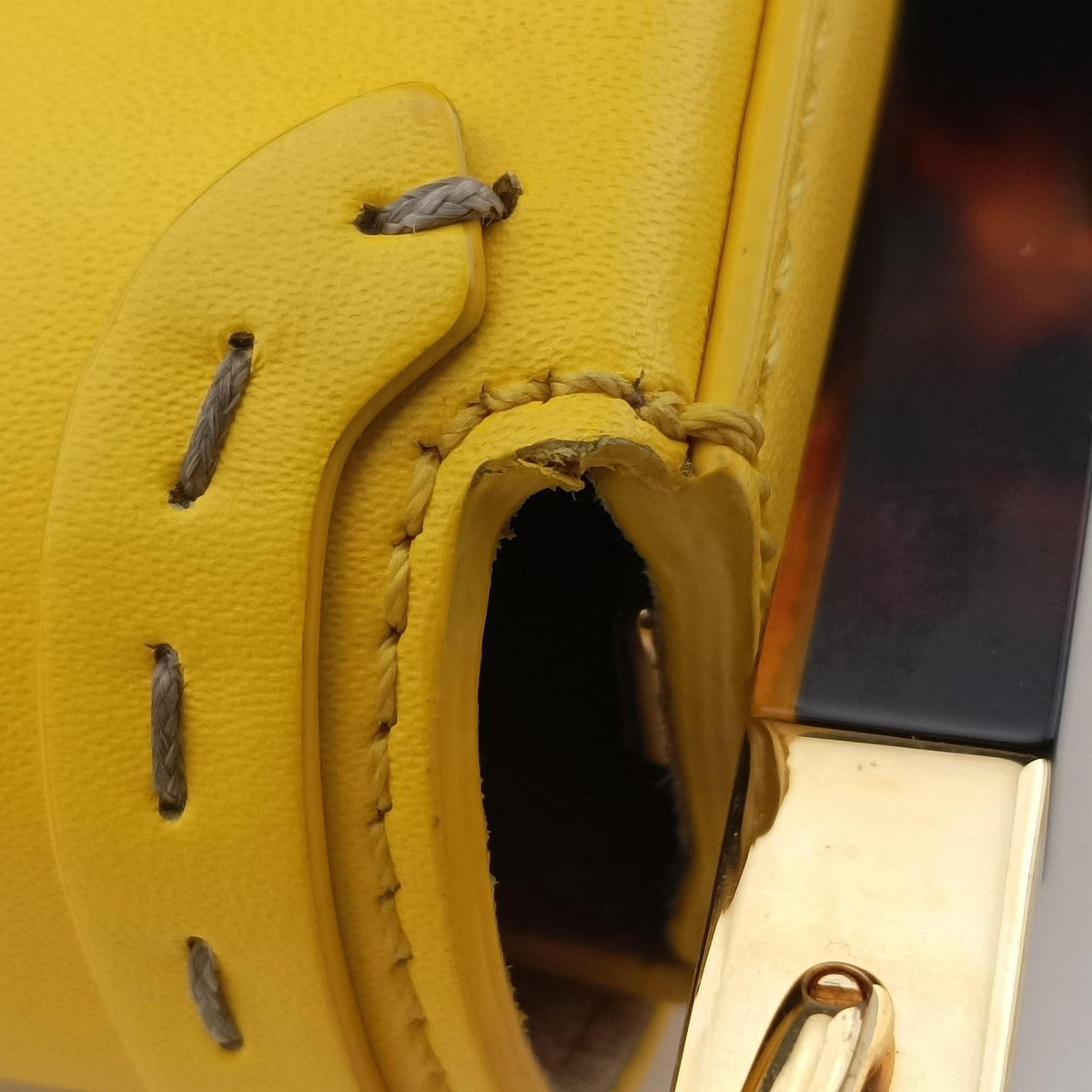 Pre-owned Fendi Moonlight Yellow Leather 8BT346 shoulderbag | stylenewstar