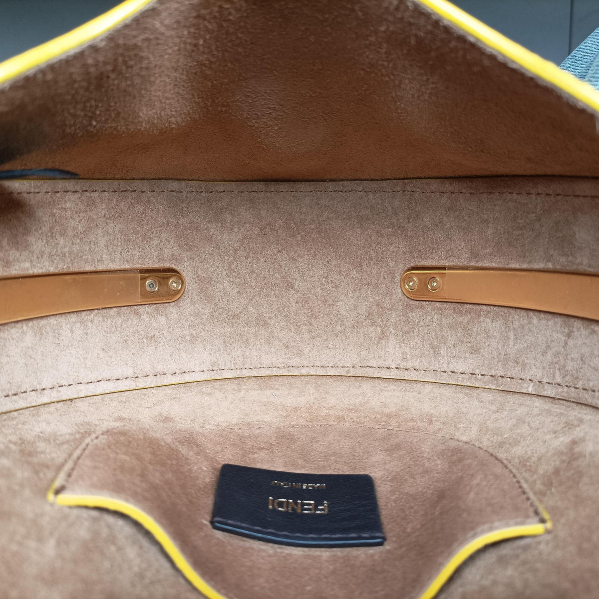 Pre-owned Fendi Moonlight Yellow Leather 8BT346 shoulderbag | stylenewstar