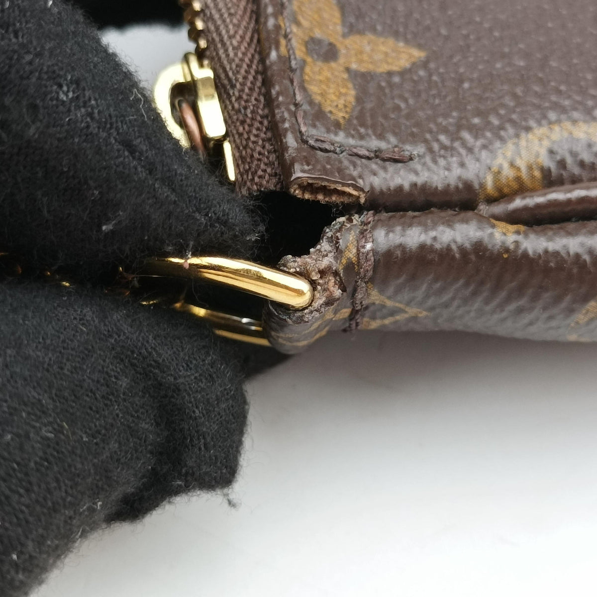 Secondhand Louis Vuitton Multi Pochette Accessoir brown×khaki Monogram Canvas M44813 shoulderbag | stylenewstar