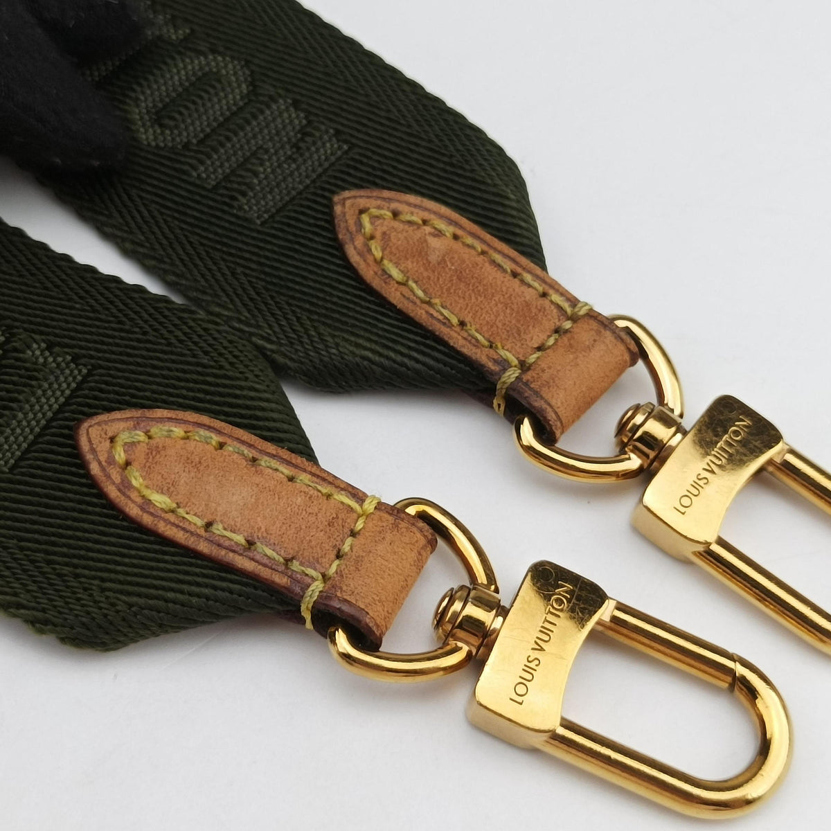 Secondhand Louis Vuitton Multi Pochette Accessoir brown×khaki Monogram Canvas M44813 shoulderbag | stylenewstar