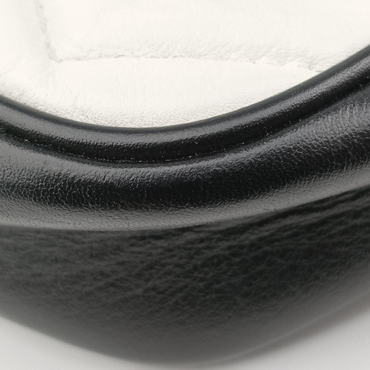 Pre-owned Gucci GG Marmont Black×white Leather 448065 shoulderbag | stylenewstar