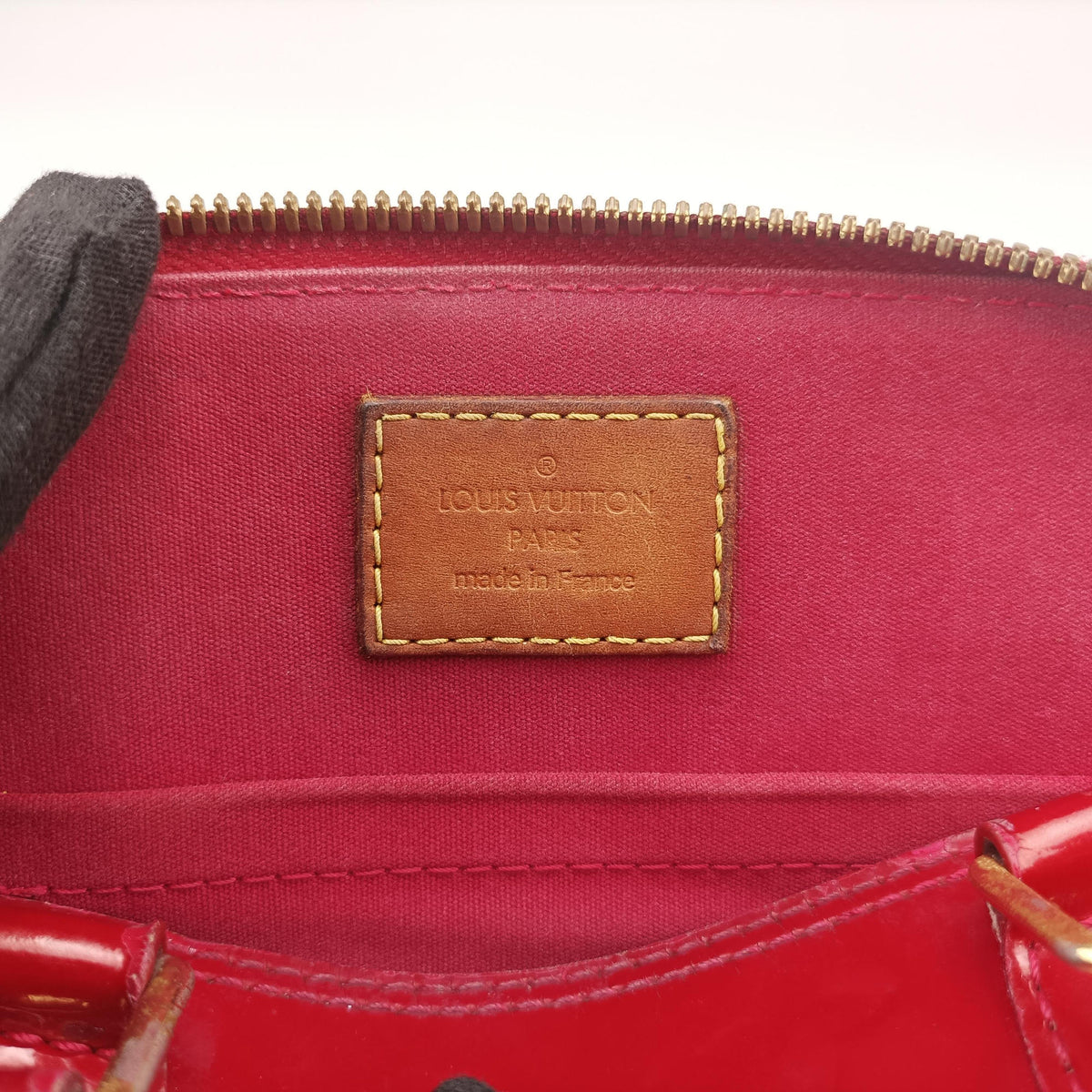 Secondhand Louis Vuitton Alma BB CERISE Vernis M90174 handbag | stylenewstar