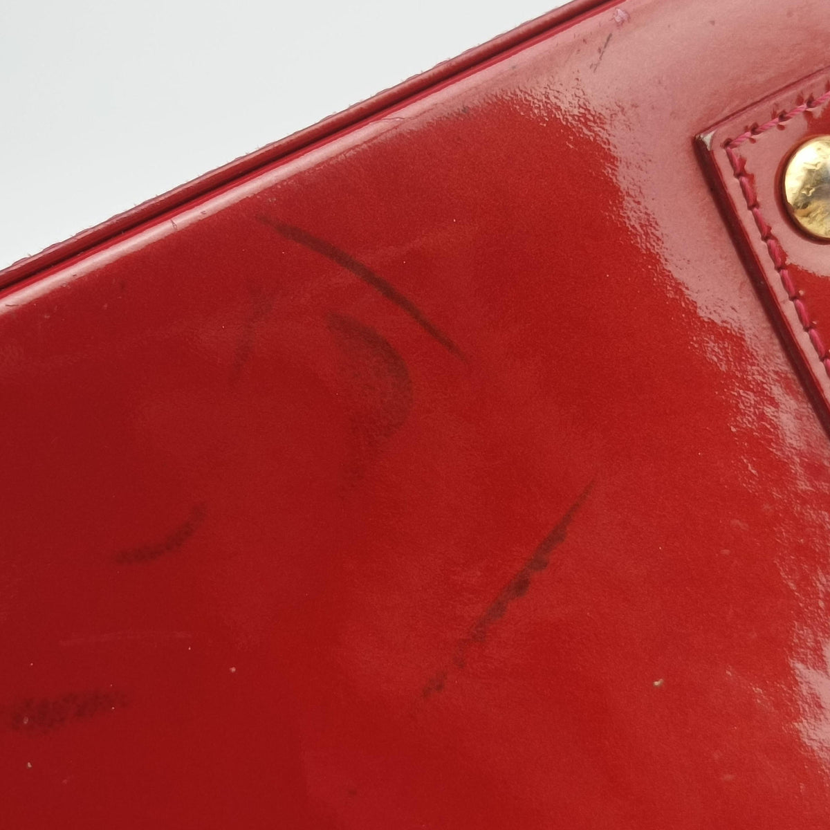 Secondhand Louis Vuitton Alma BB CERISE Vernis M90174 handbag | stylenewstar