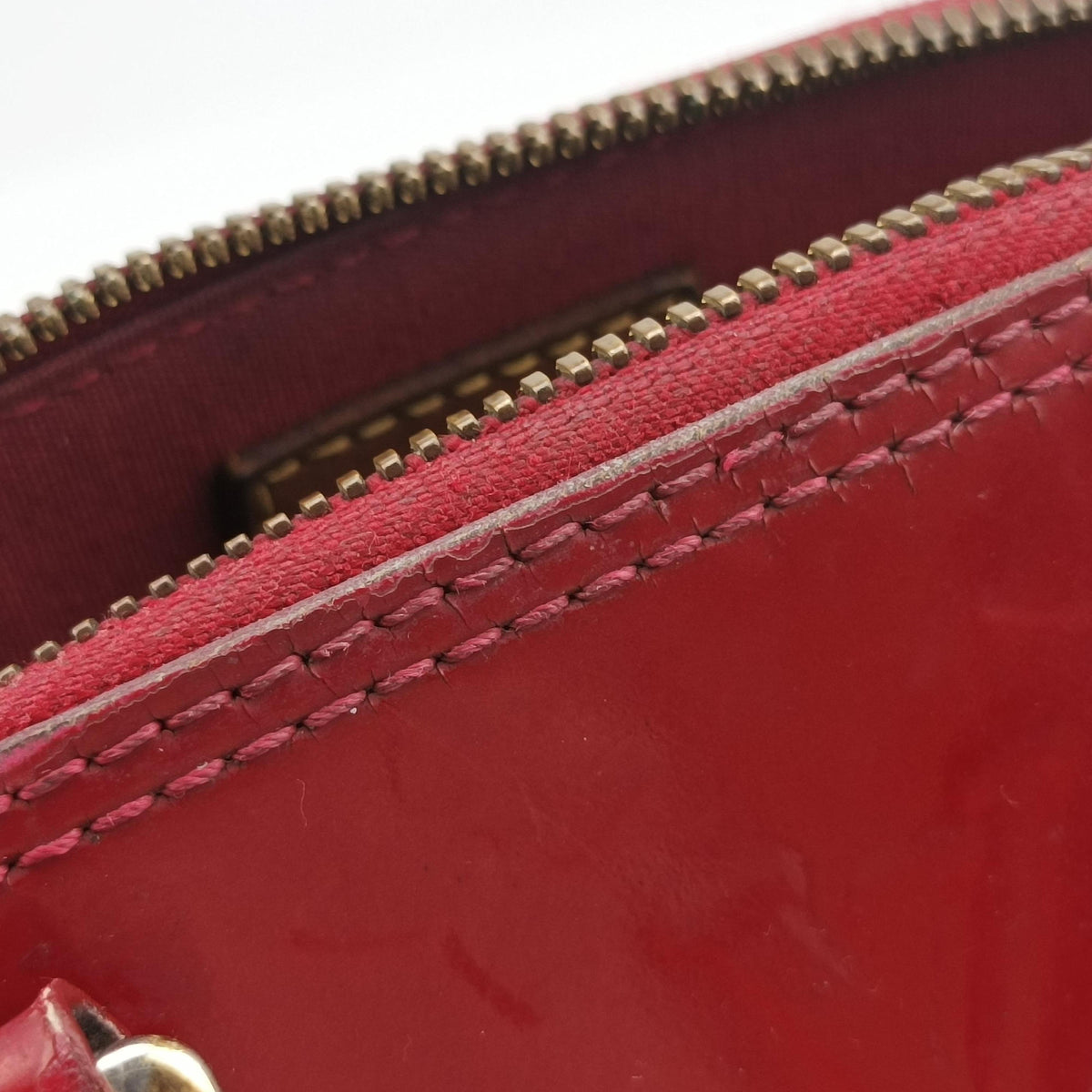 Secondhand Louis Vuitton Alma BB CERISE Vernis M90174 handbag | stylenewstar