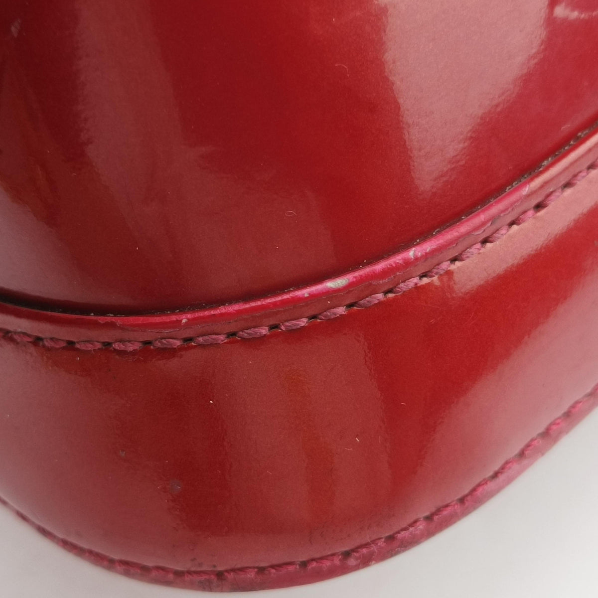 Secondhand Louis Vuitton Alma BB CERISE Vernis M90174 handbag | stylenewstar