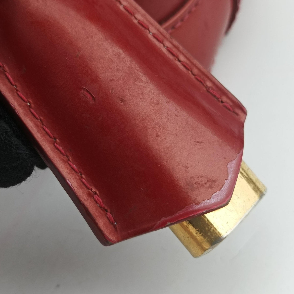Secondhand Louis Vuitton Alma BB CERISE Vernis M90174 handbag | stylenewstar