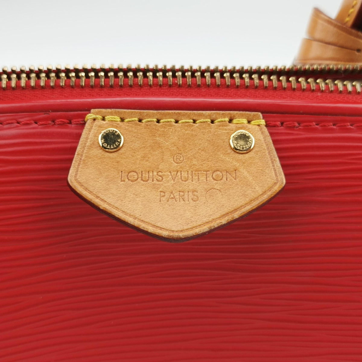 Secondhand Louis Vuitton Dock PM Red epi M93246 shoulderbag | stylenewstar