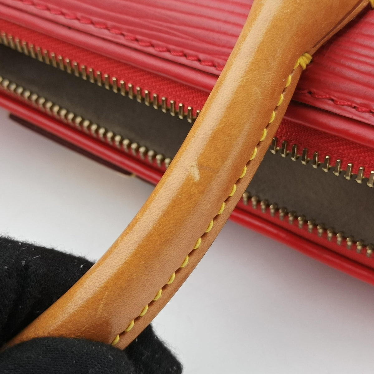 Secondhand Louis Vuitton Dock PM Red epi M93246 shoulderbag | stylenewstar