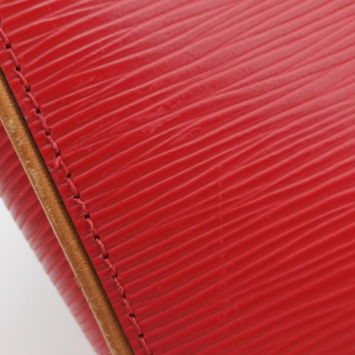 Secondhand Louis Vuitton Dock PM Red epi M93246 shoulderbag | stylenewstar