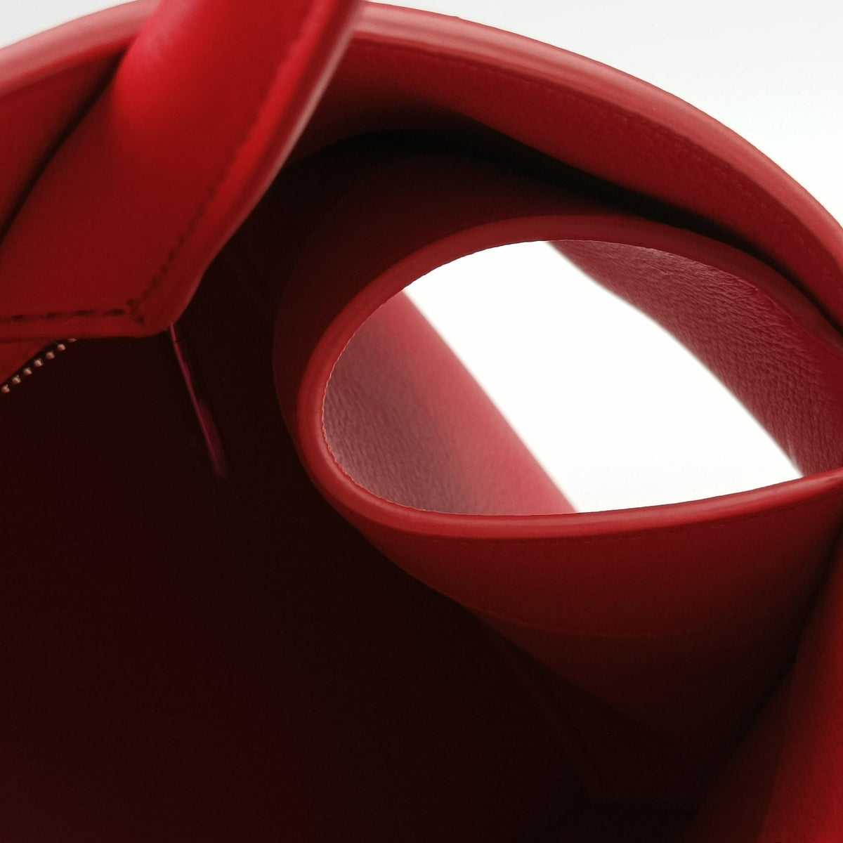 Pre-owned Ferragamo Hug Red leather  shoulderbag | stylenewstar