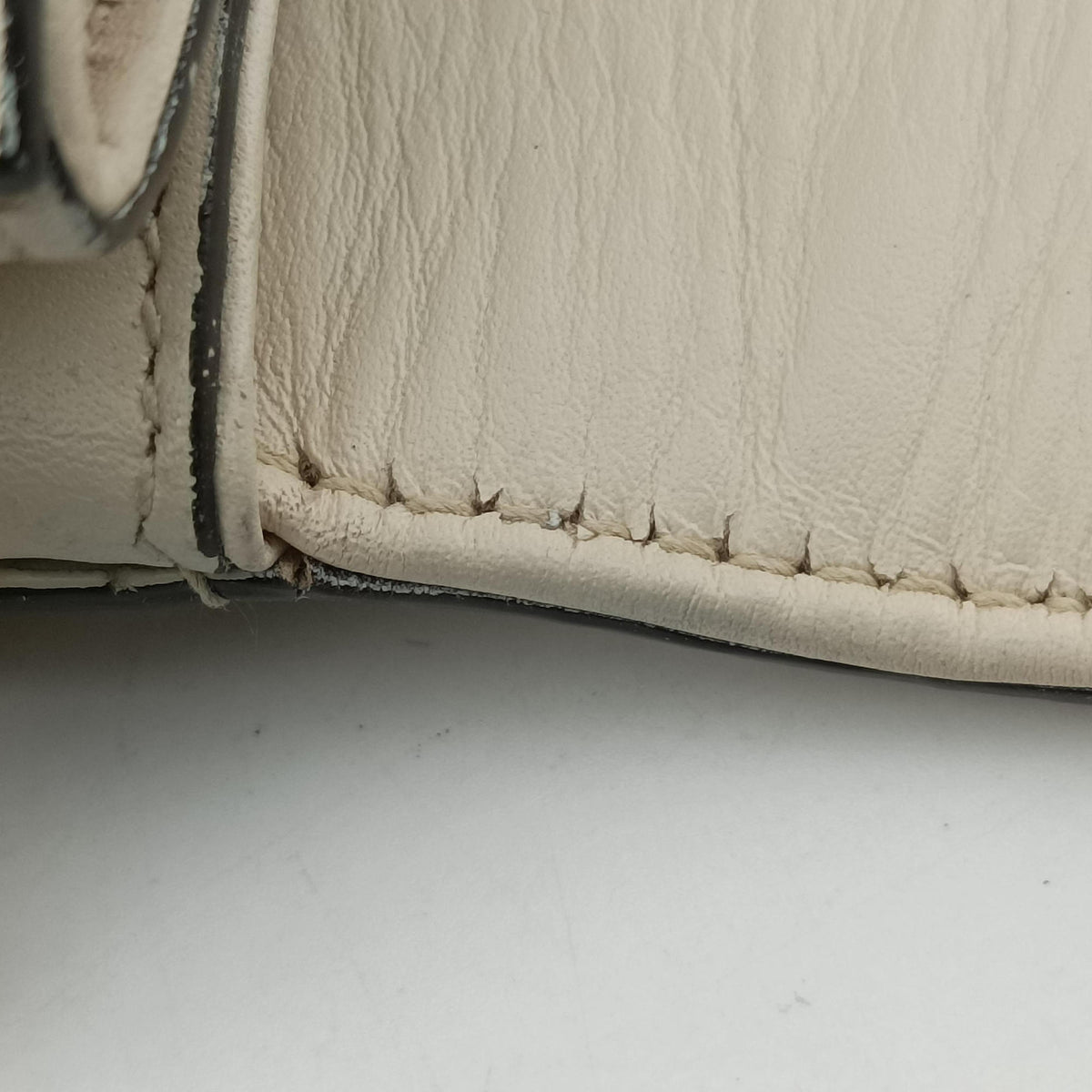 Pre-owned Gucci Broadway Tiger Head White Leather 453777 shoulderbag | stylenewstar