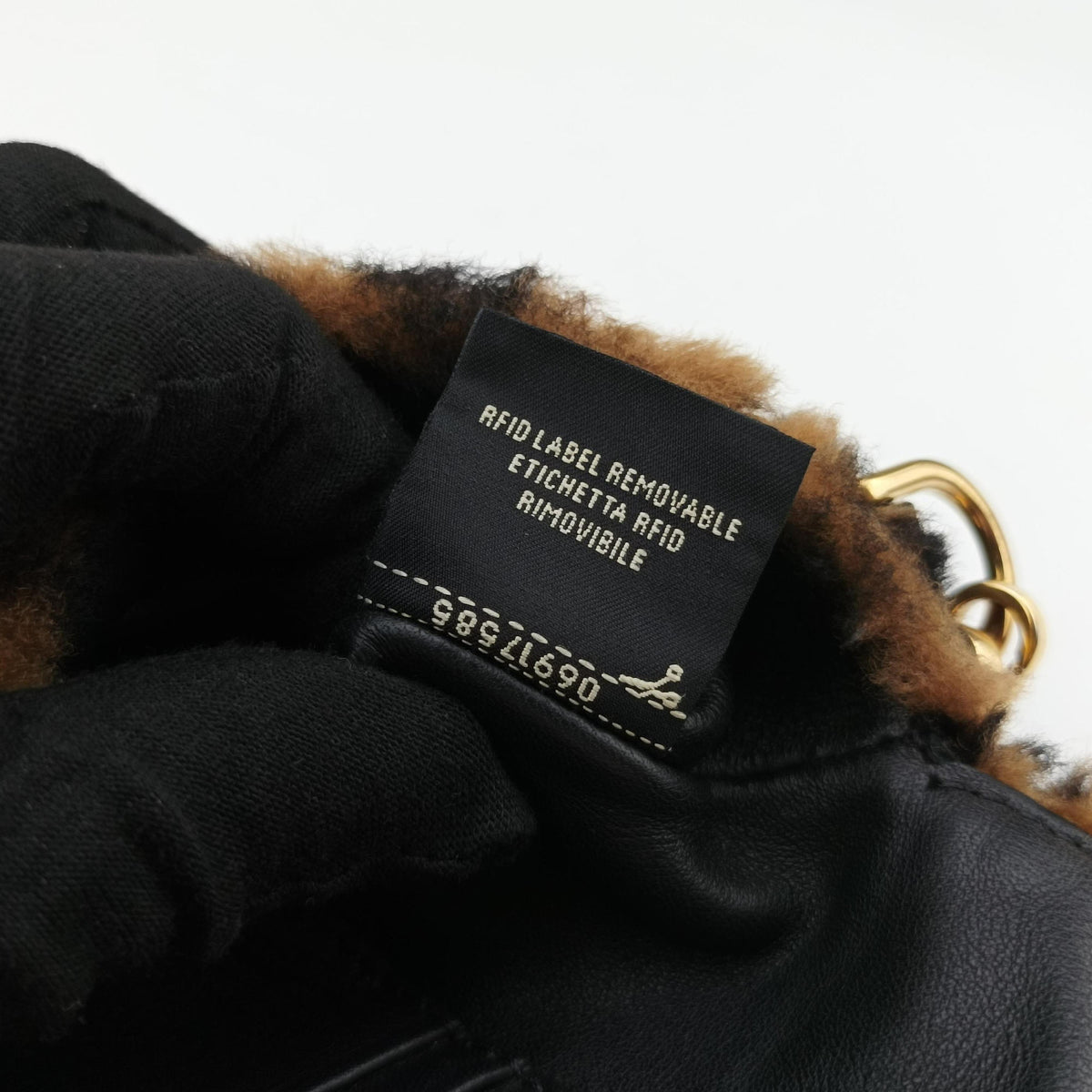 Pre-owned Fendi BAGUETTE Brown×Black fur 8BS017 shoulderbag | stylenewstar