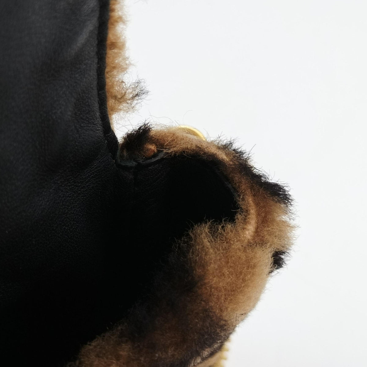 Pre-owned Fendi BAGUETTE Brown×Black fur 8BS017 shoulderbag | stylenewstar