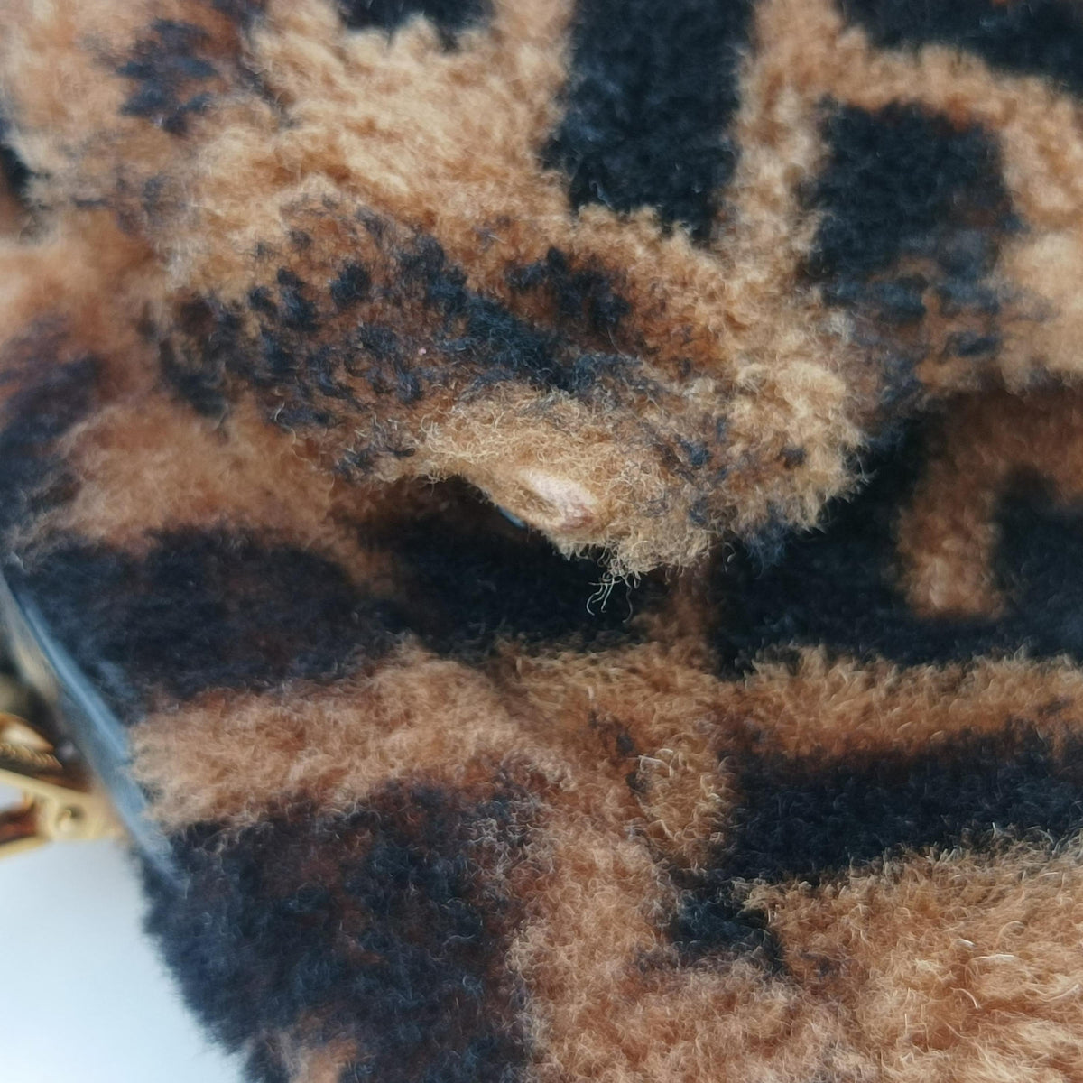 Pre-owned Fendi BAGUETTE Brown×Black fur 8BS017 shoulderbag | stylenewstar