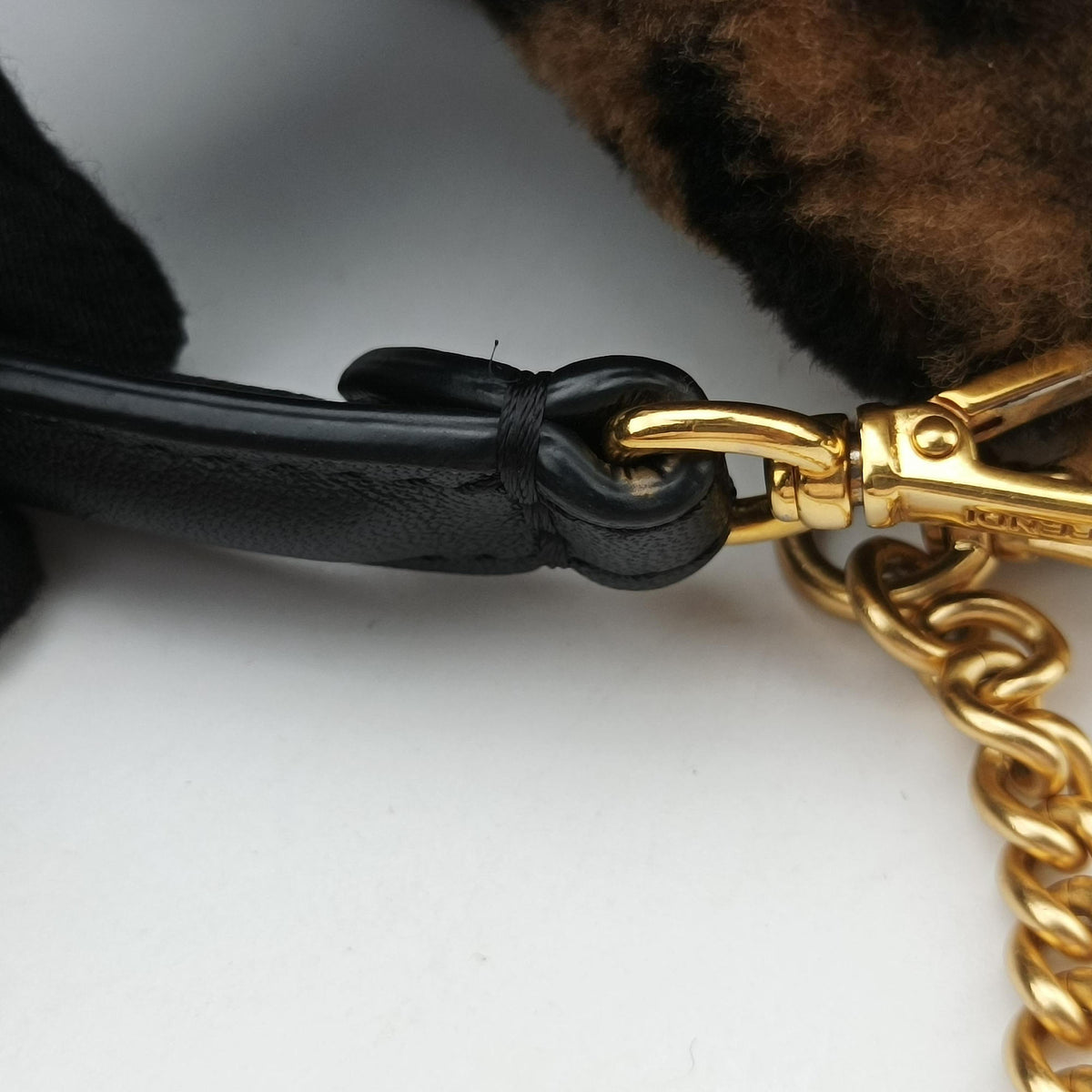 Pre-owned Fendi BAGUETTE Brown×Black fur 8BS017 shoulderbag | stylenewstar