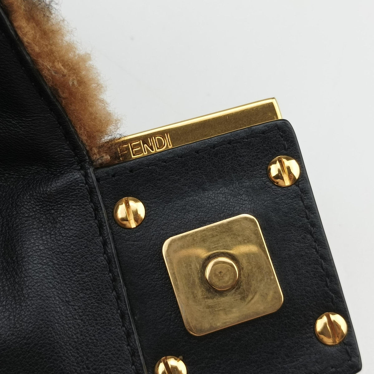 Pre-owned Fendi BAGUETTE Brown×Black fur 8BS017 shoulderbag | stylenewstar