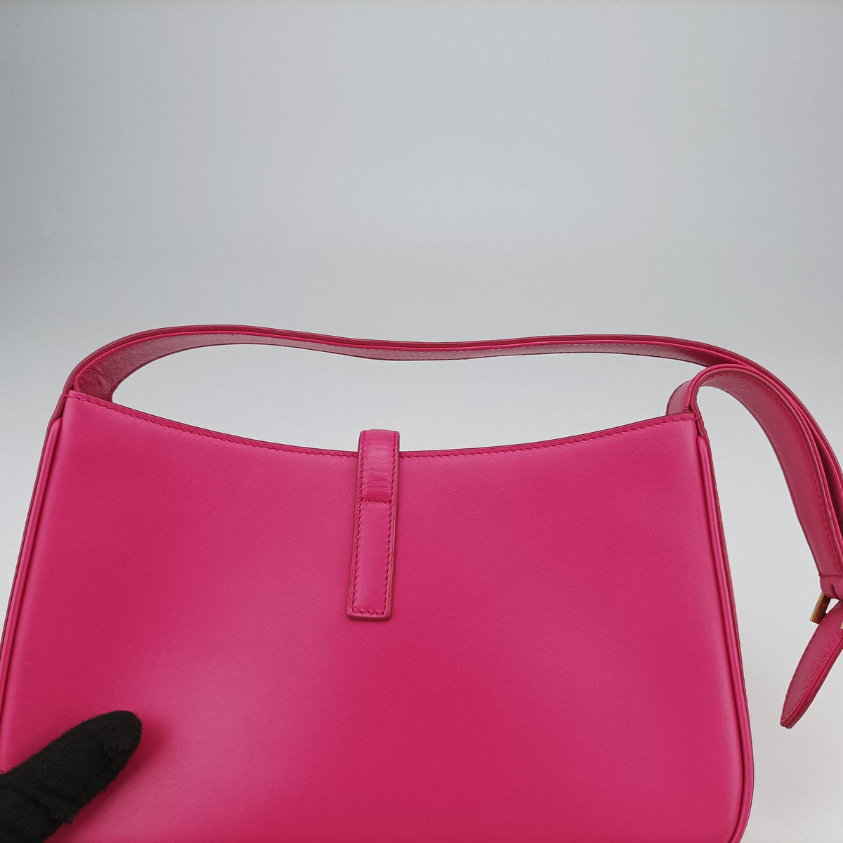 Secondhand Yves Saint Laurent LE 5 a 7Mini Hobo Rose Leather 657223 handbag | stylenewstar