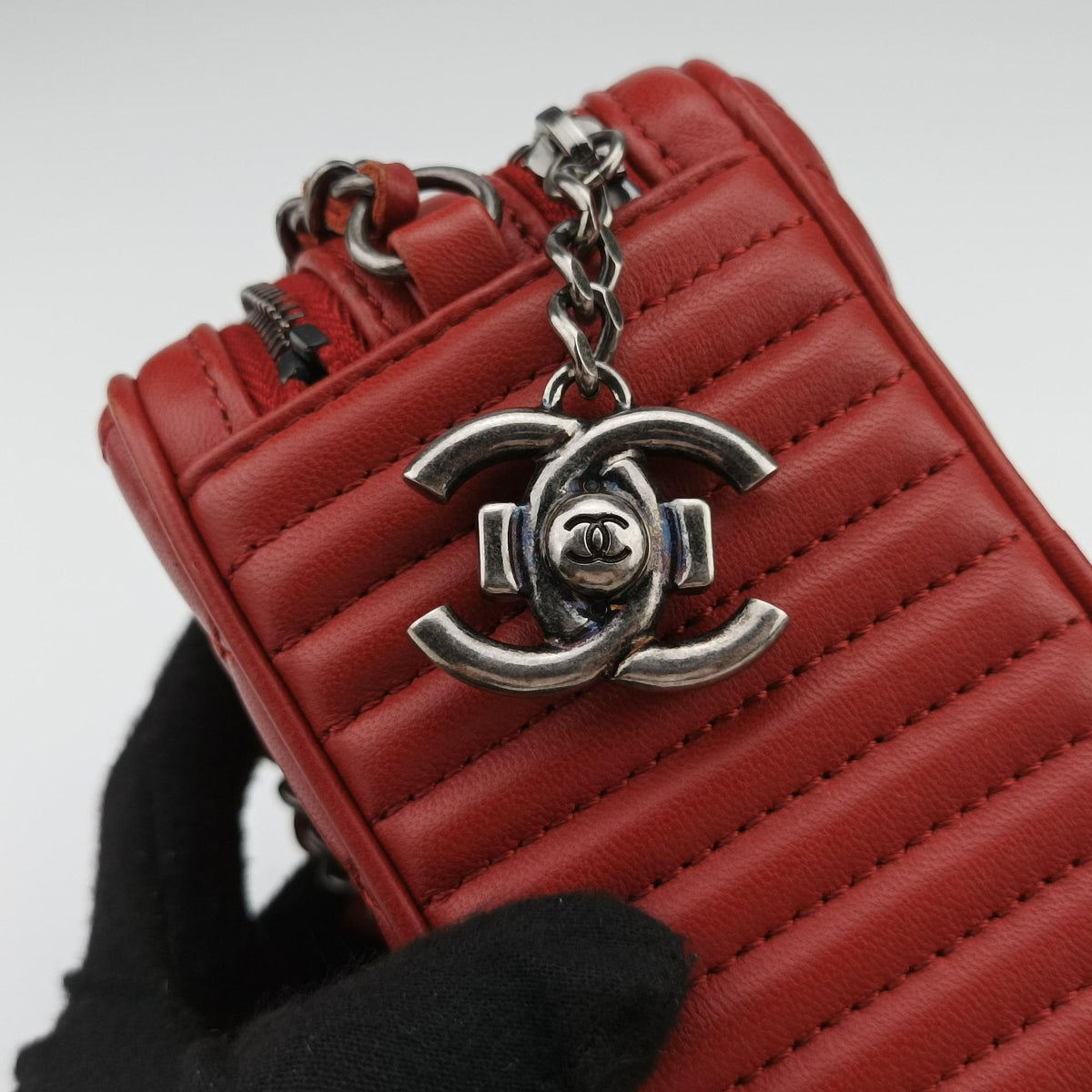 Vintage Chanel Coco Boy Camera Case Red lambskin A92654 shoulderbag | stylenewstar
