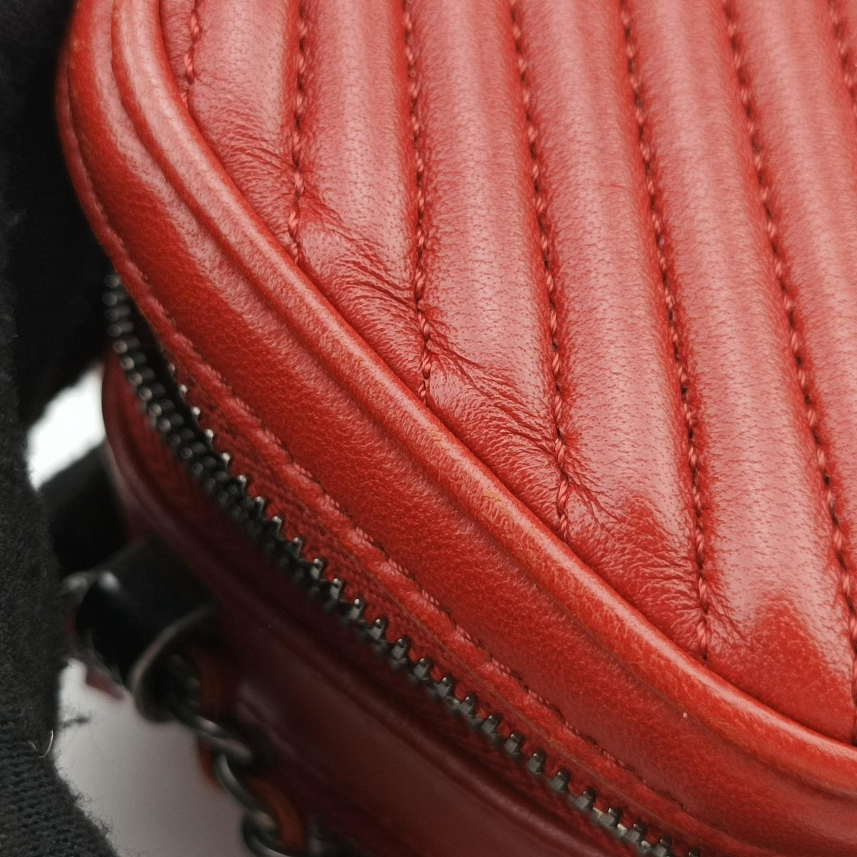 Vintage Chanel Coco Boy Camera Case Red lambskin A92654 shoulderbag | stylenewstar