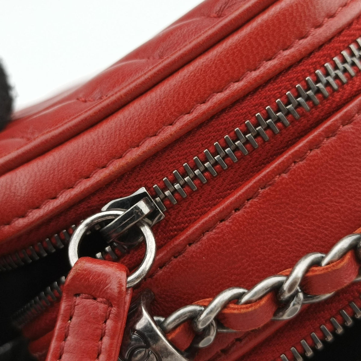 Vintage Chanel Coco Boy Camera Case Red lambskin A92654 shoulderbag | stylenewstar