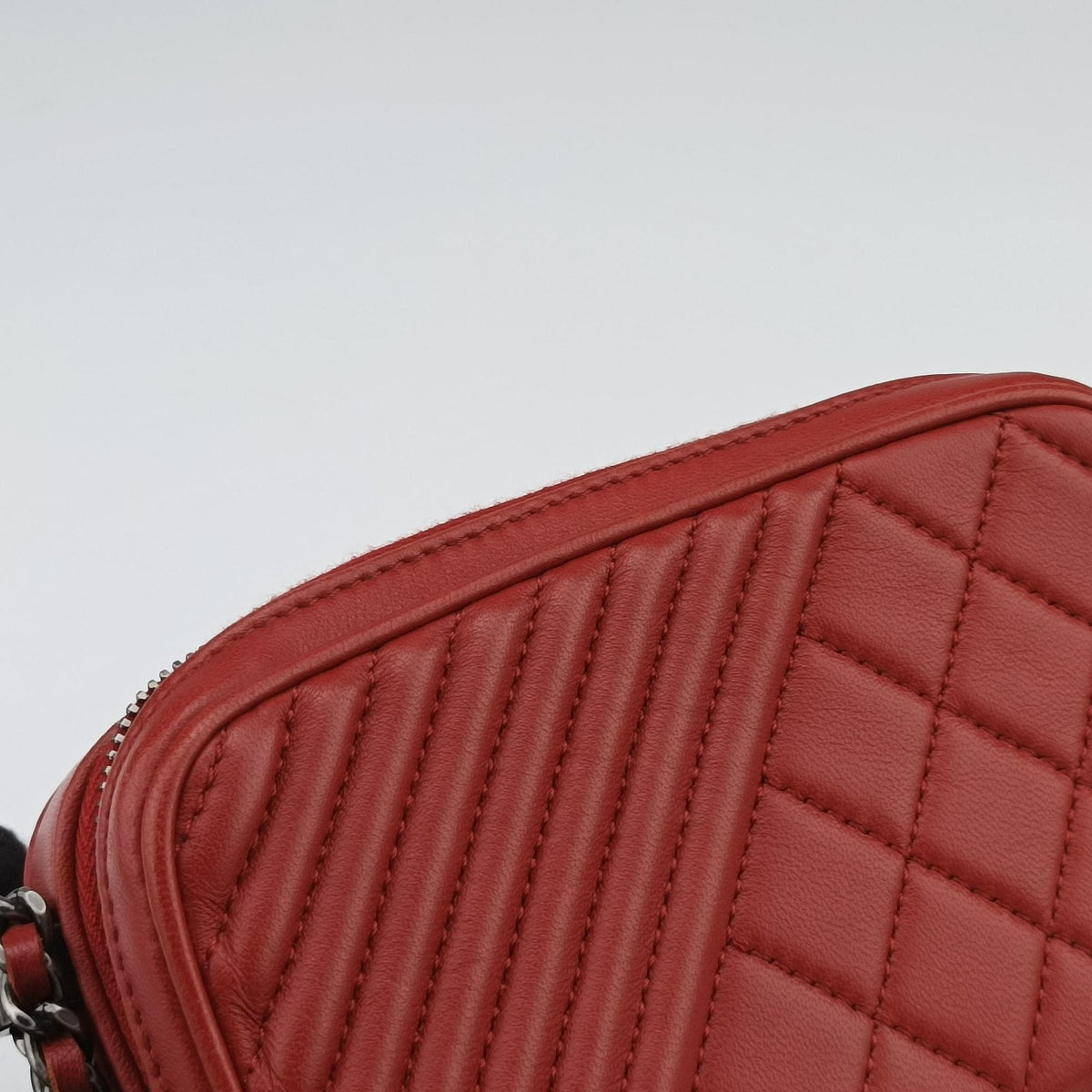 Vintage Chanel Coco Boy Camera Case Red lambskin A92654 shoulderbag | stylenewstar